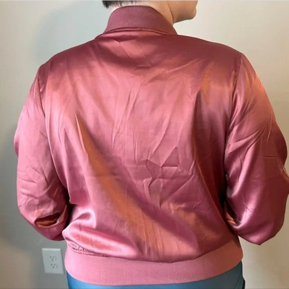 Torrid Rose Pink Satin Embroidered Floral Bomber Jacket, 1X EUC - Picture 4 of 5